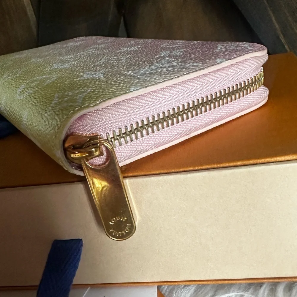 TRADED❤️LE Louis Vuitton By the Pool Zippy wallet ombré card hold giant mono - Picture 6 of 13